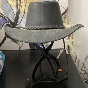 Bailey brand outlander type hat with drawstring; grey suede (leather)